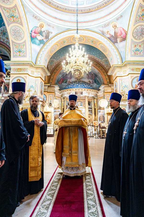 Архиерейское богослужение в Михаило-Архангельском храме села Михайловского г.о. Домодедово